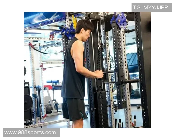 杨瀚森谈体能提升秘诀：遵循球队训练计划与教练安排上场时机