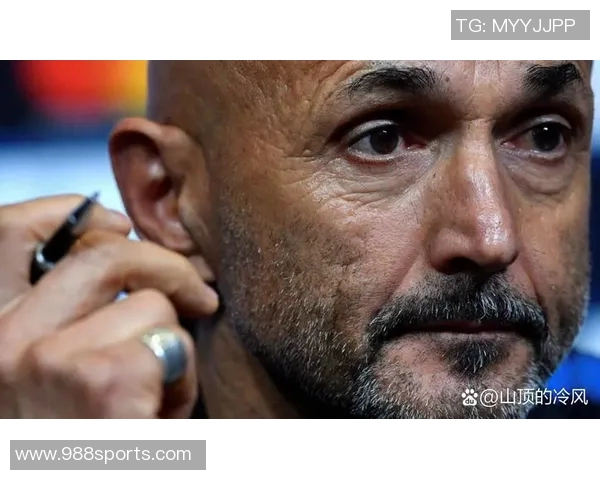 斯帕莱蒂对洛卡特利换人反应冷淡直接要求其回替补席