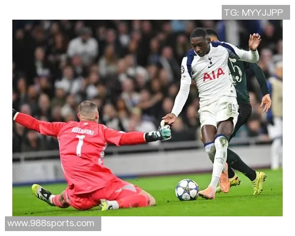 范德芬得知伊萨克受伤后立即联系并表达歉意